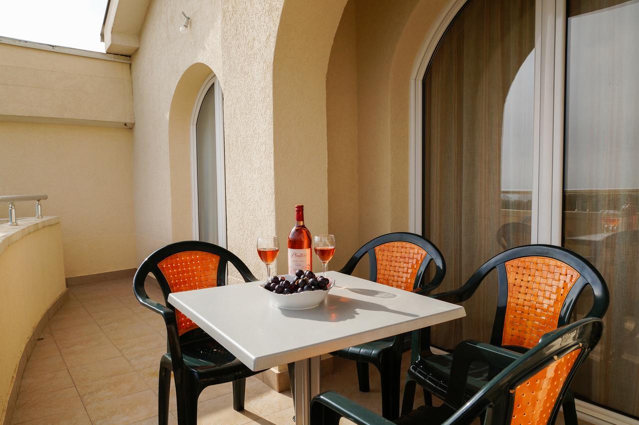 Apart Hotel Forte Roses Montenegro Ko Buljarica Petrovac Exterior foto